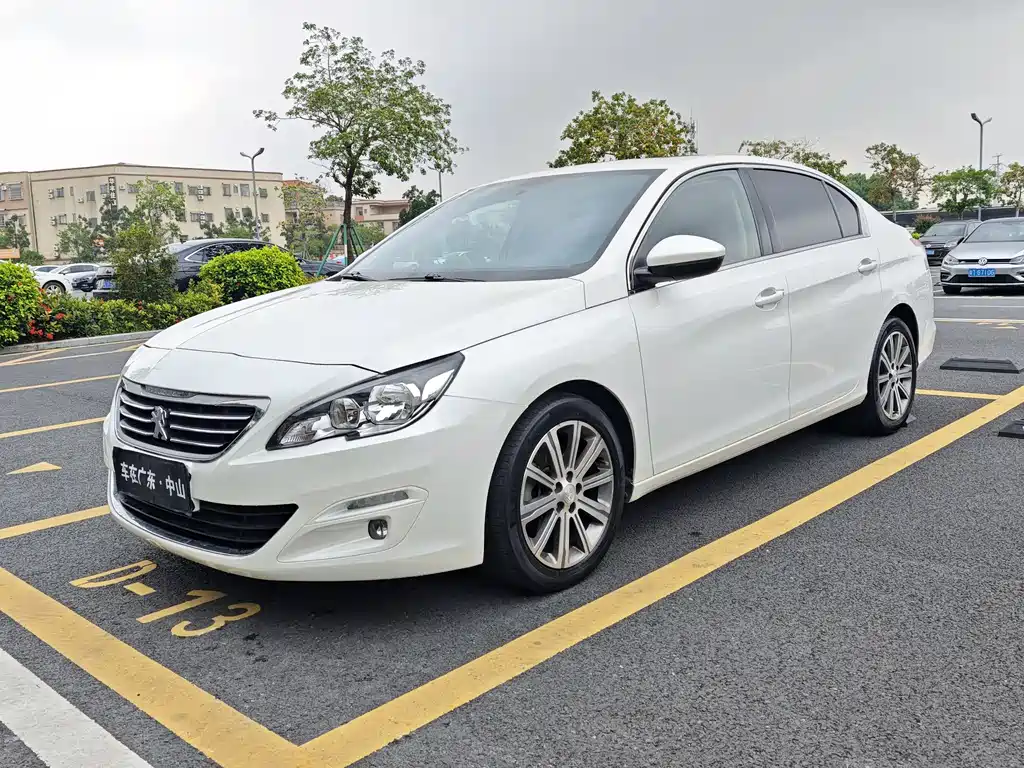 Peugeot 408 2016