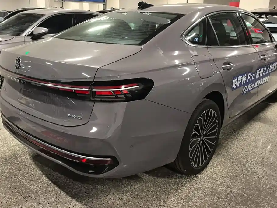 Volkswagen Passat 2025 Pro 380TSI