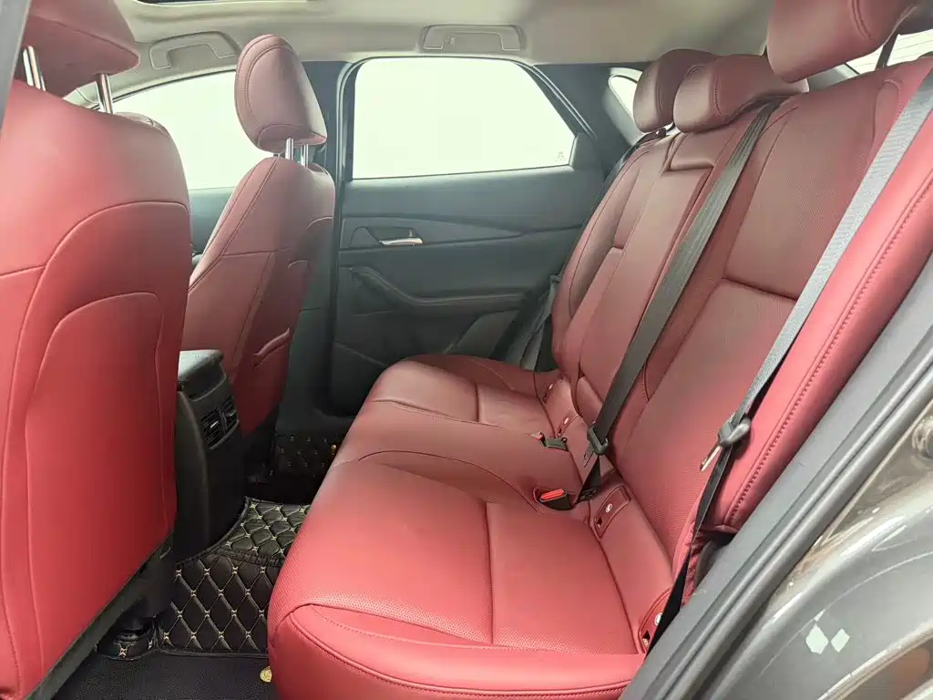 Заказать Mazda CX-30 2022 года за 2 233 526 ₽  из Китая