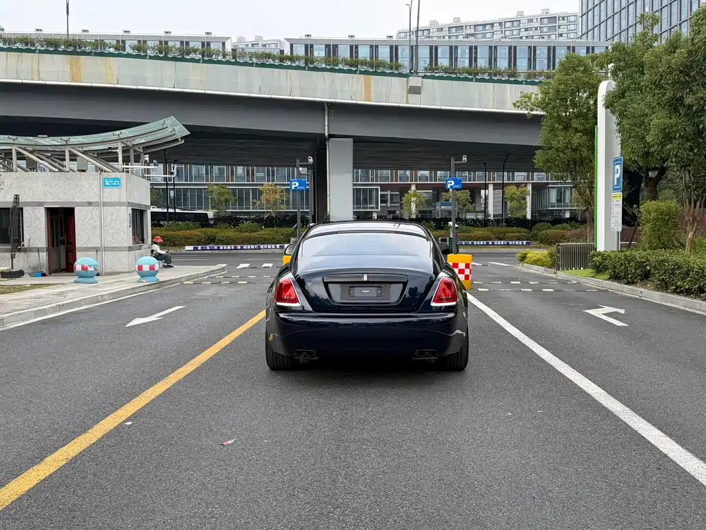 Rolls-Royce Wraith — миниатюра 4