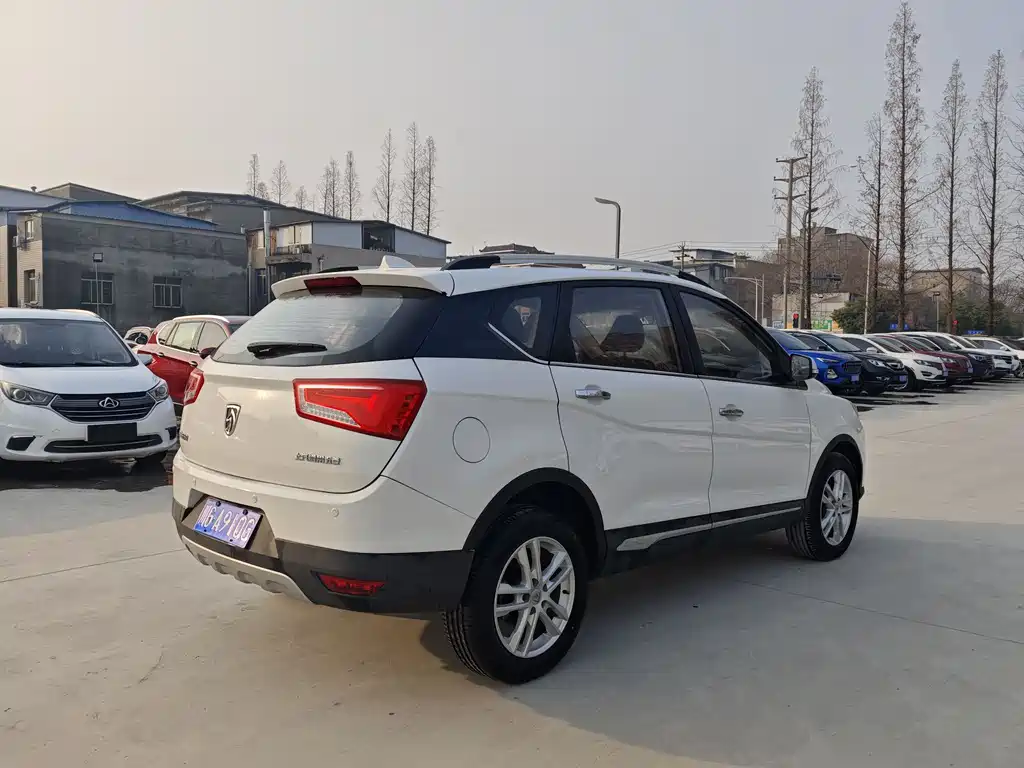 BAOJUN 560