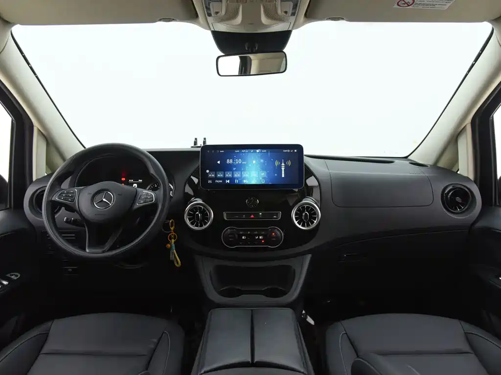 Mercedes-Benz Vito 2021 2.0T Elite 7 мест