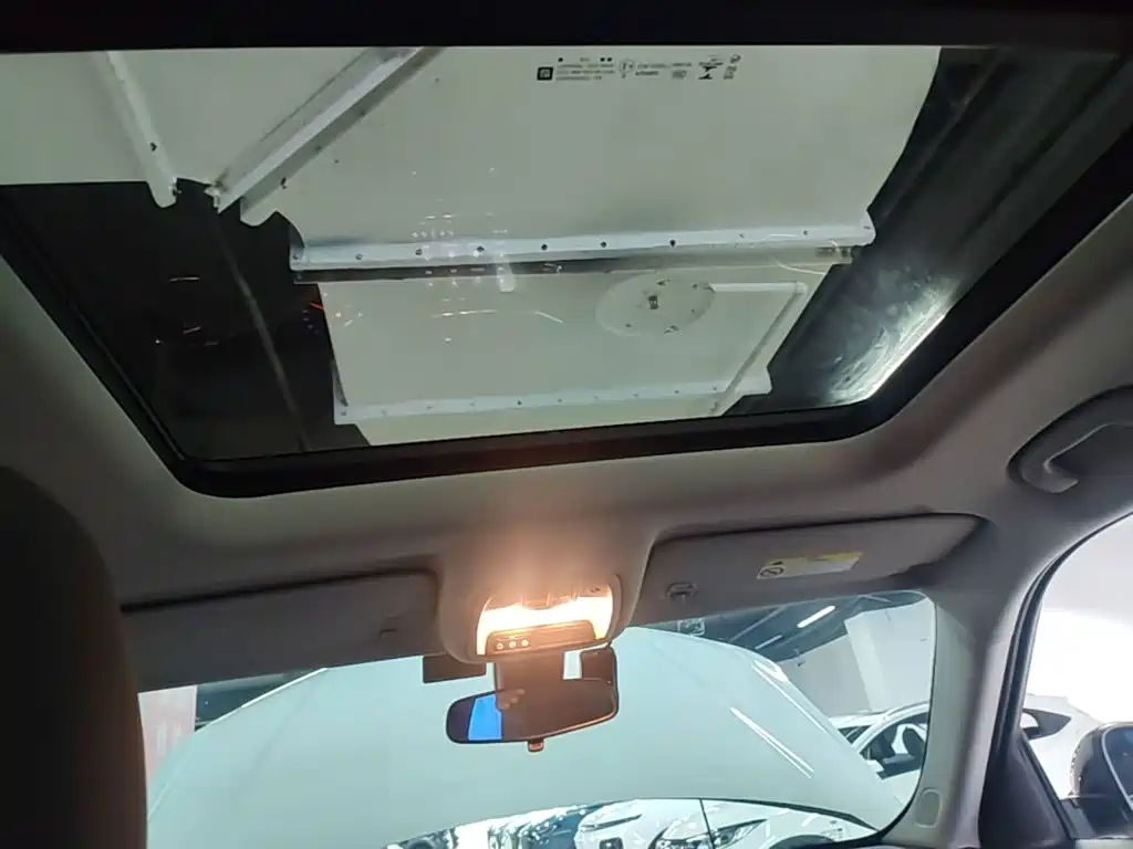 Chevrolet Tracker — миниатюра 18