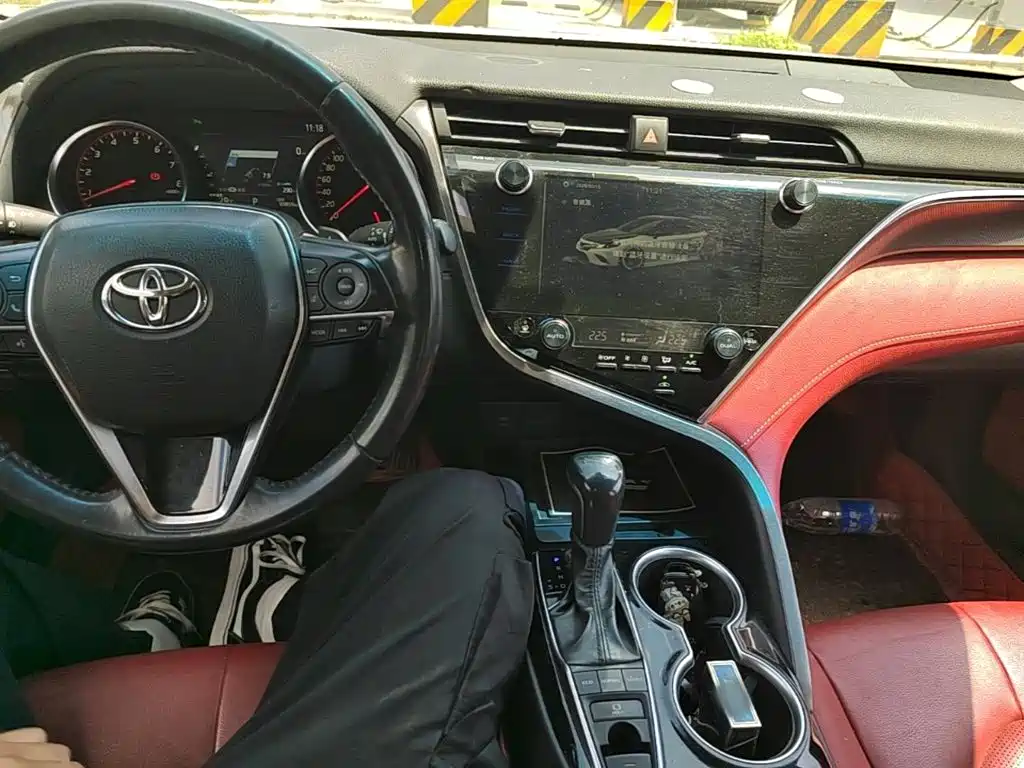 Toyota Camry — миниатюра 10
