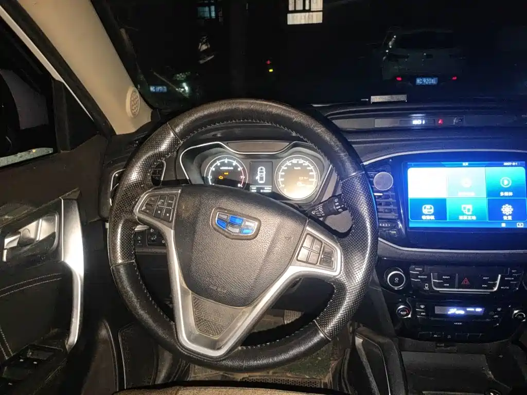 Geely Vision X6 — миниатюра 11