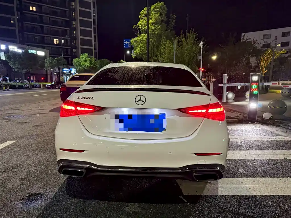 Mercedes-Benz C-Class — миниатюра 9