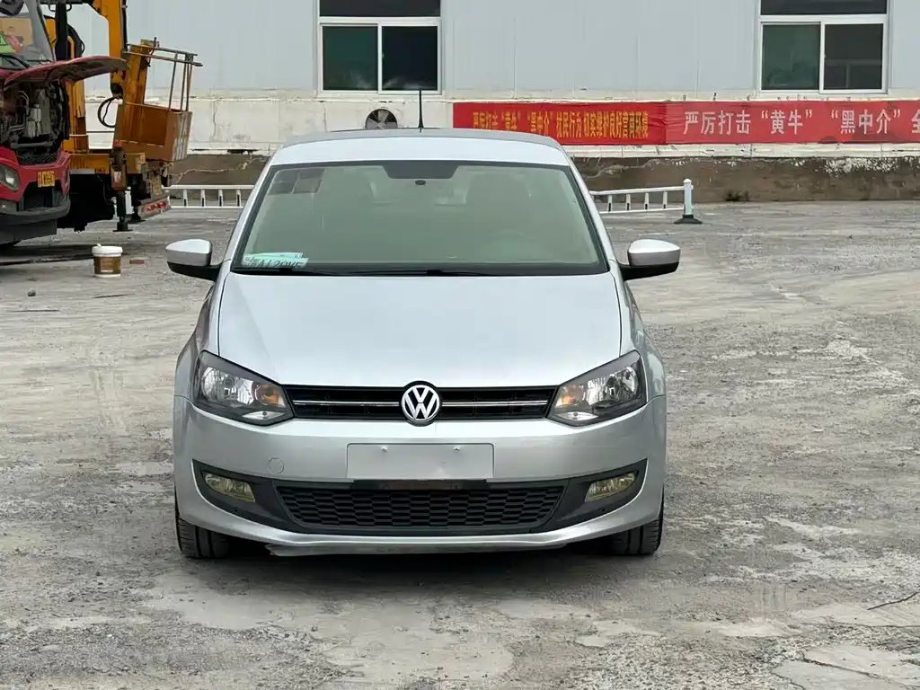 Volkswagen Polo 2011 1.4L AT