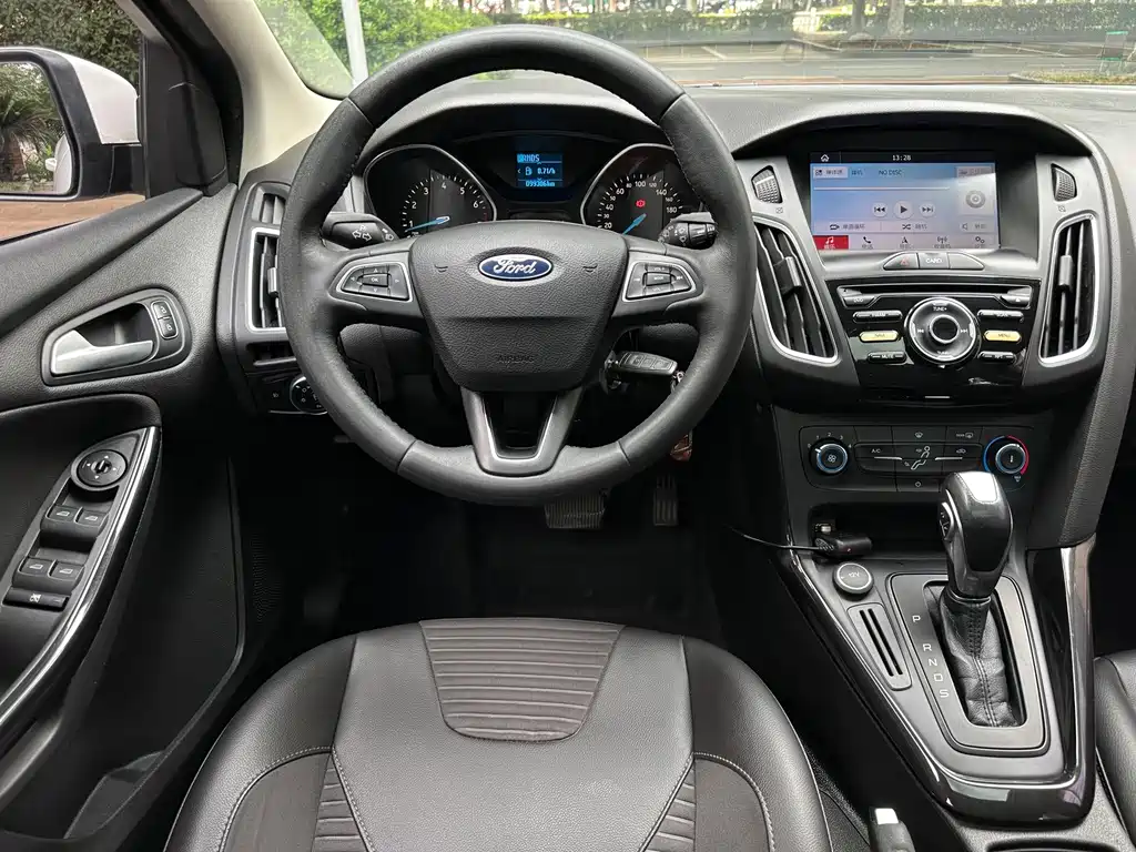 Ford Focus — миниатюра 12