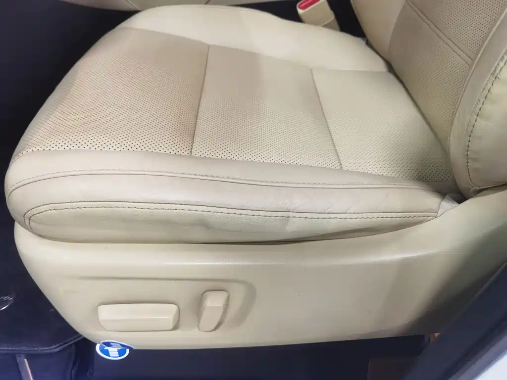 Toyota Alphard — миниатюра 17