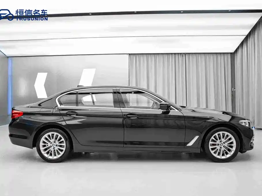 BMW 5 Series — миниатюра 4