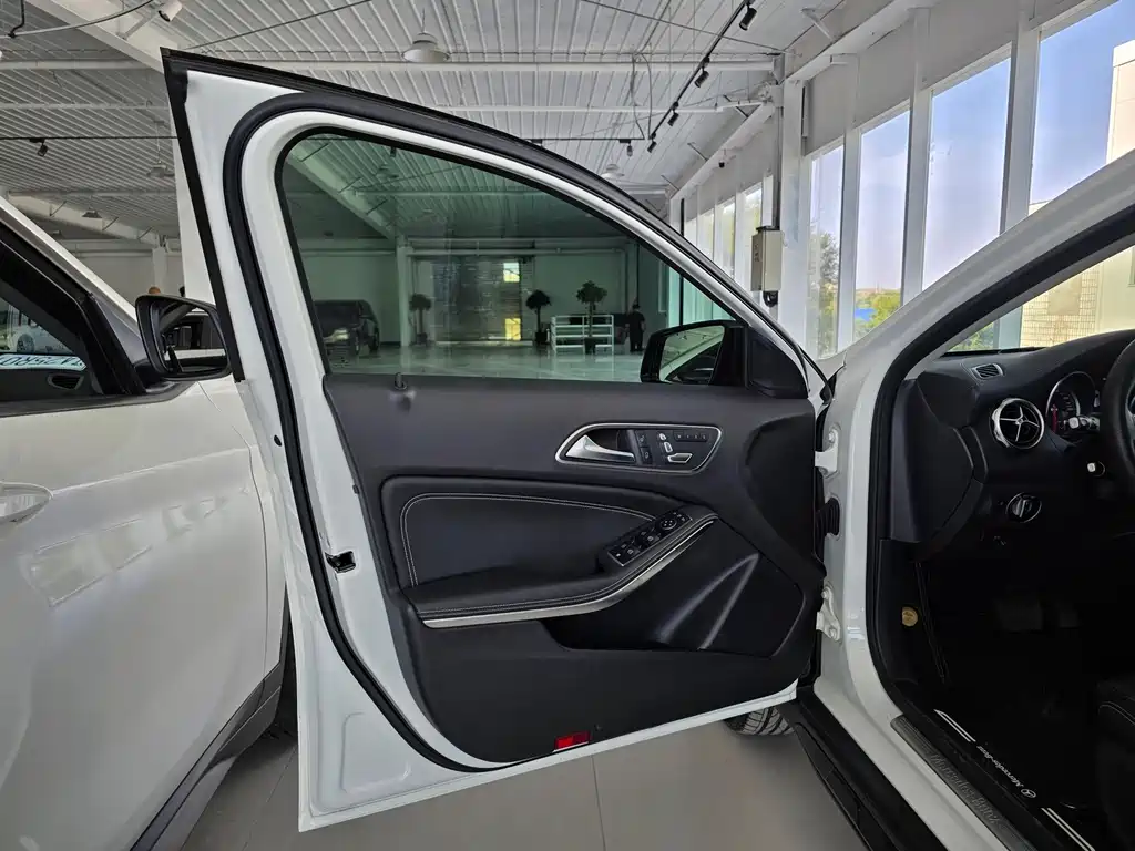 Mercedes-Benz GLA — миниатюра 13