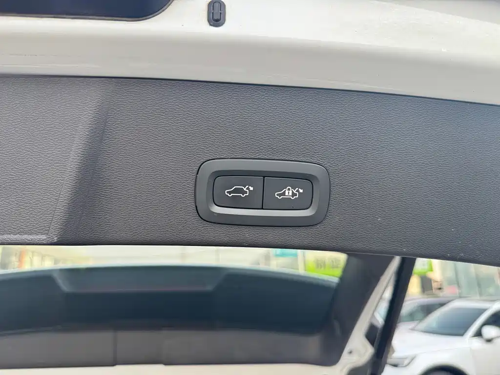 Volvo XC40 — миниатюра 12