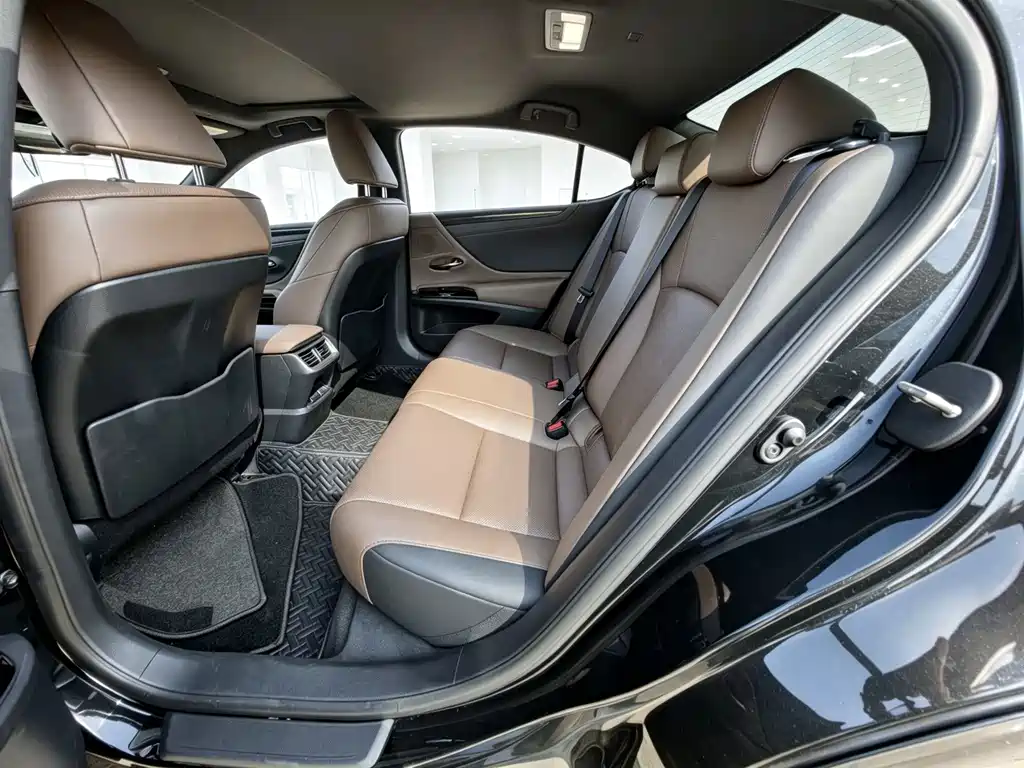Lexus ES — миниатюра 5