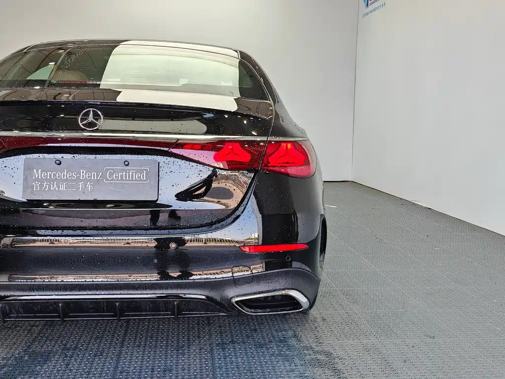 Mercedes-Benz E-Class (Import) — миниатюра 19
