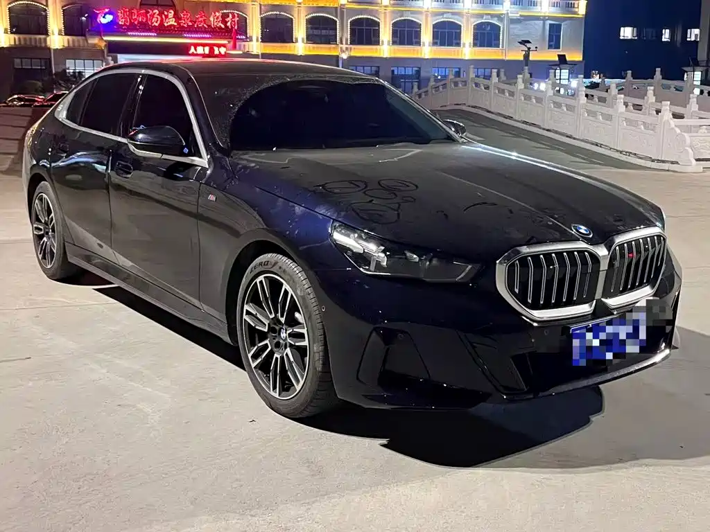 BMW 5 Series — миниатюра 3