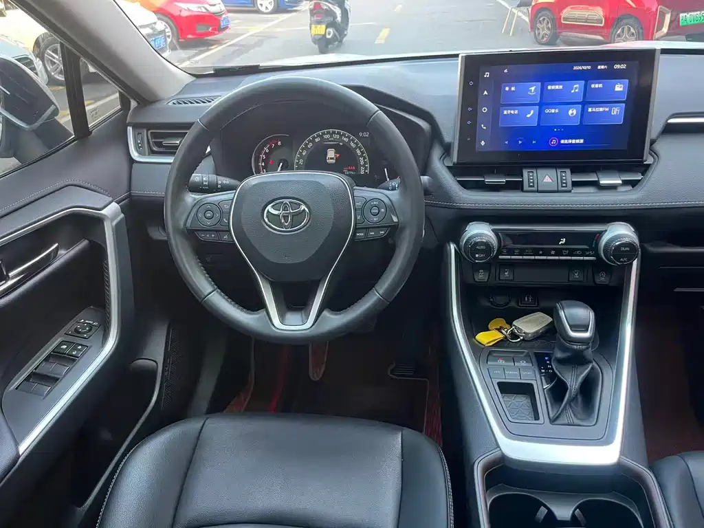 Toyota RAV4 — миниатюра 11