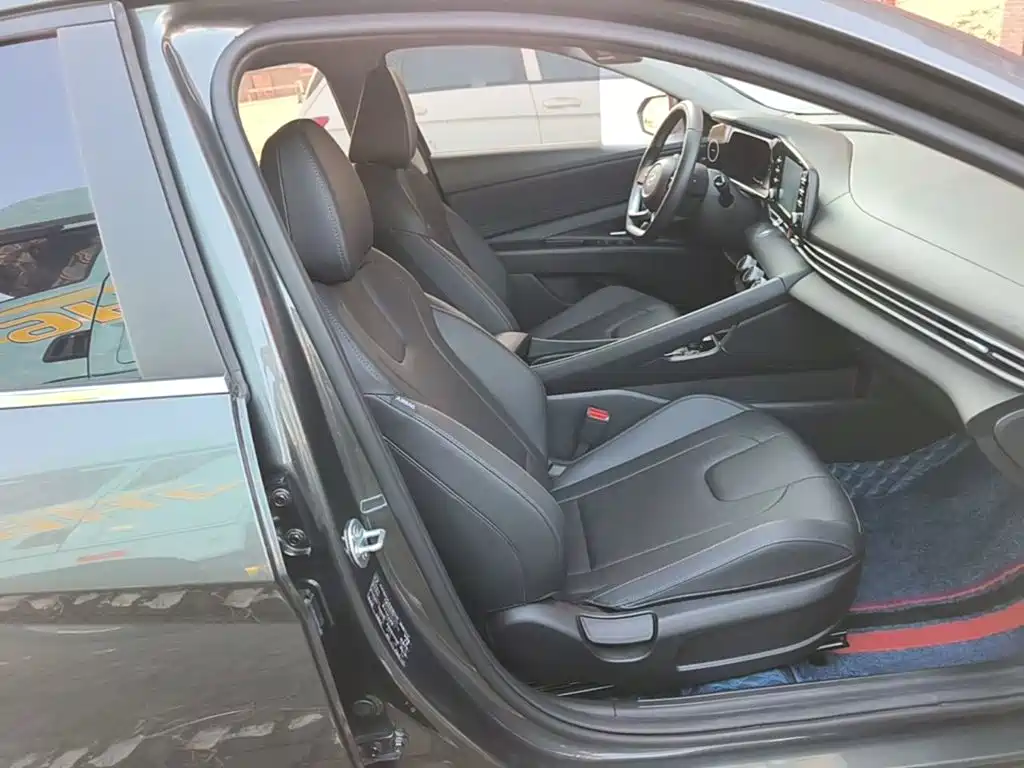 Hyundai Elantra — миниатюра 25