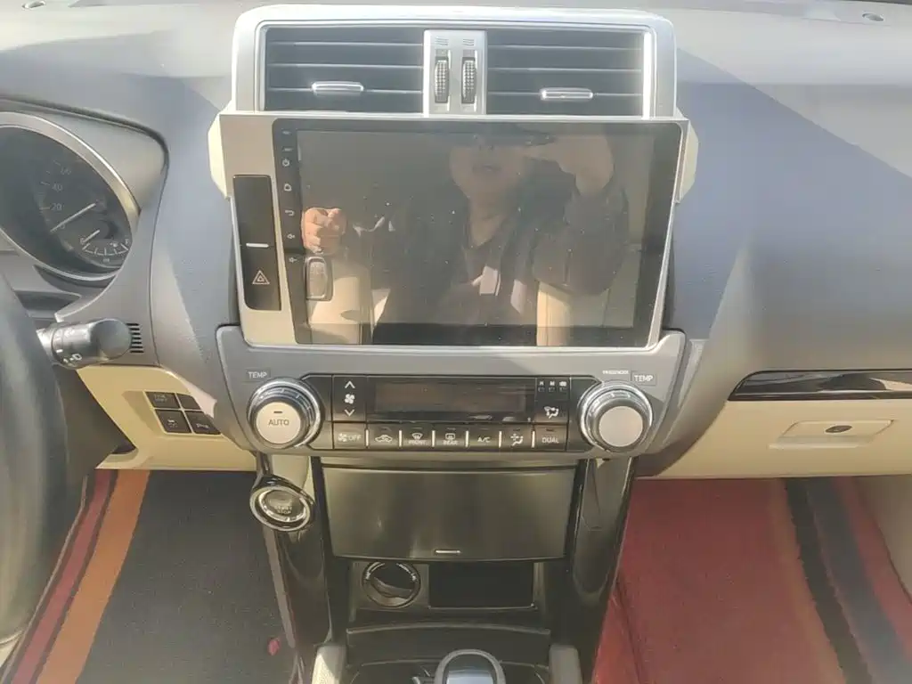 Toyota Prado — миниатюра 13