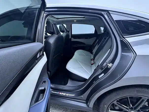 Changan UNI-V iDD — миниатюра 10
