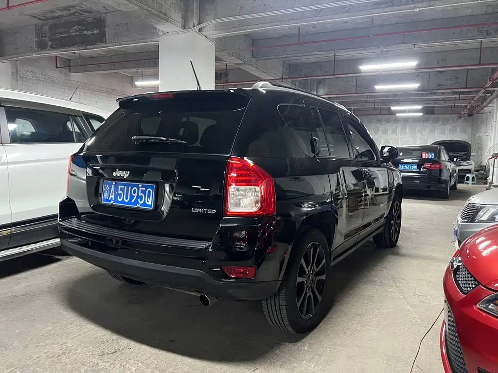 Jeep Compass (Import) — миниатюра 5