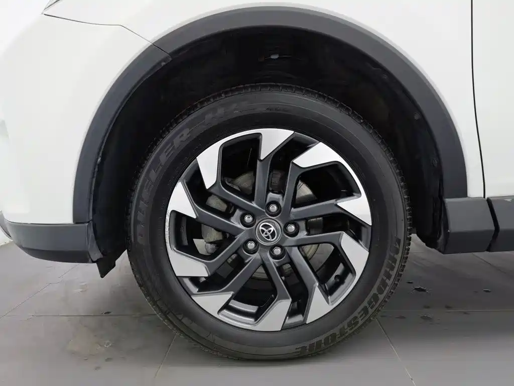 Toyota RAV4 — миниатюра 17