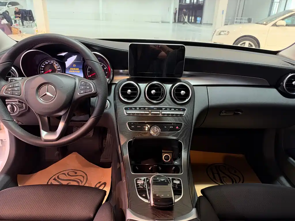 Mercedes-Benz C-Class — миниатюра 14