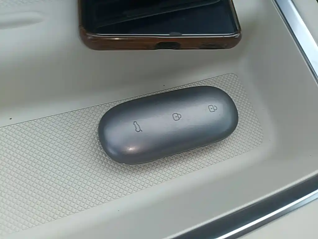 Li Auto Li L8 — миниатюра 9