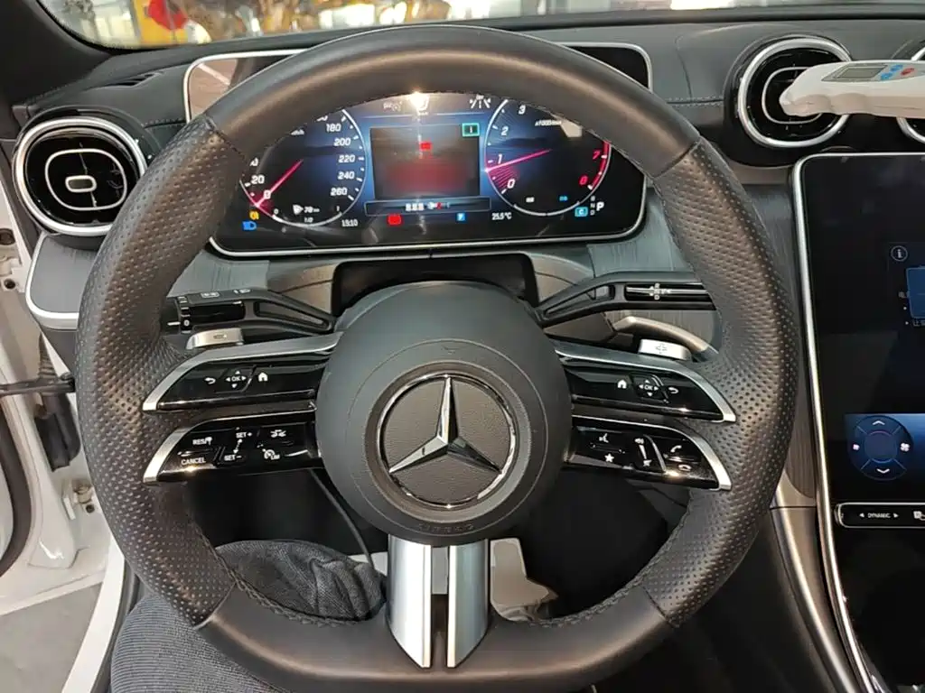 Mercedes-Benz C-Class — миниатюра 11