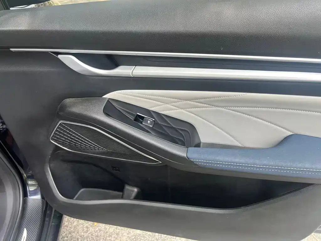 Geely Emgrand L — миниатюра 10