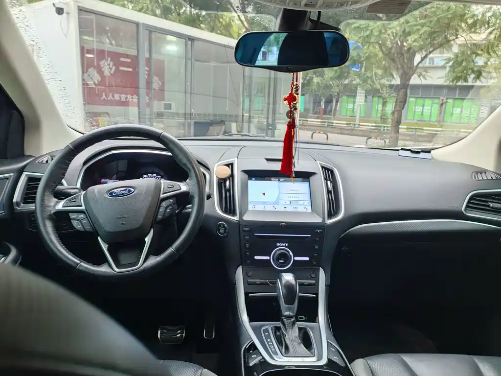 Ford Edge — миниатюра 8