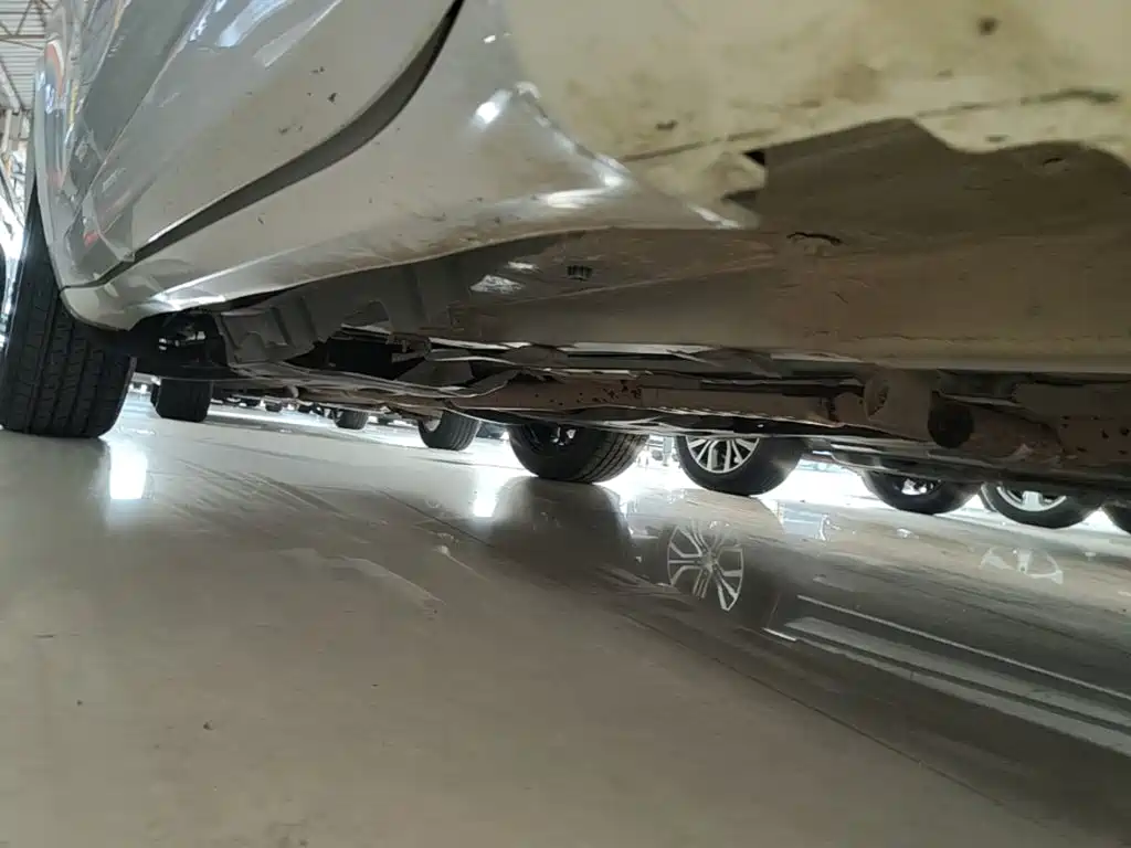 Jeep Grand Commander — миниатюра 21