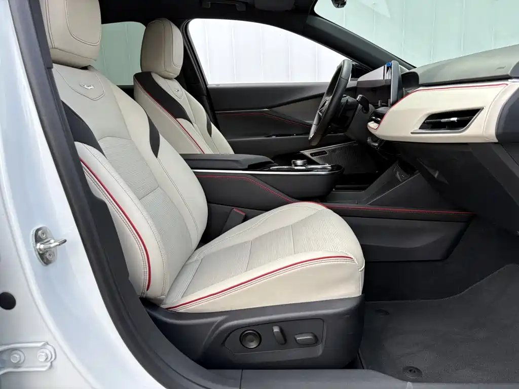 Cadillac GT4 — миниатюра 16