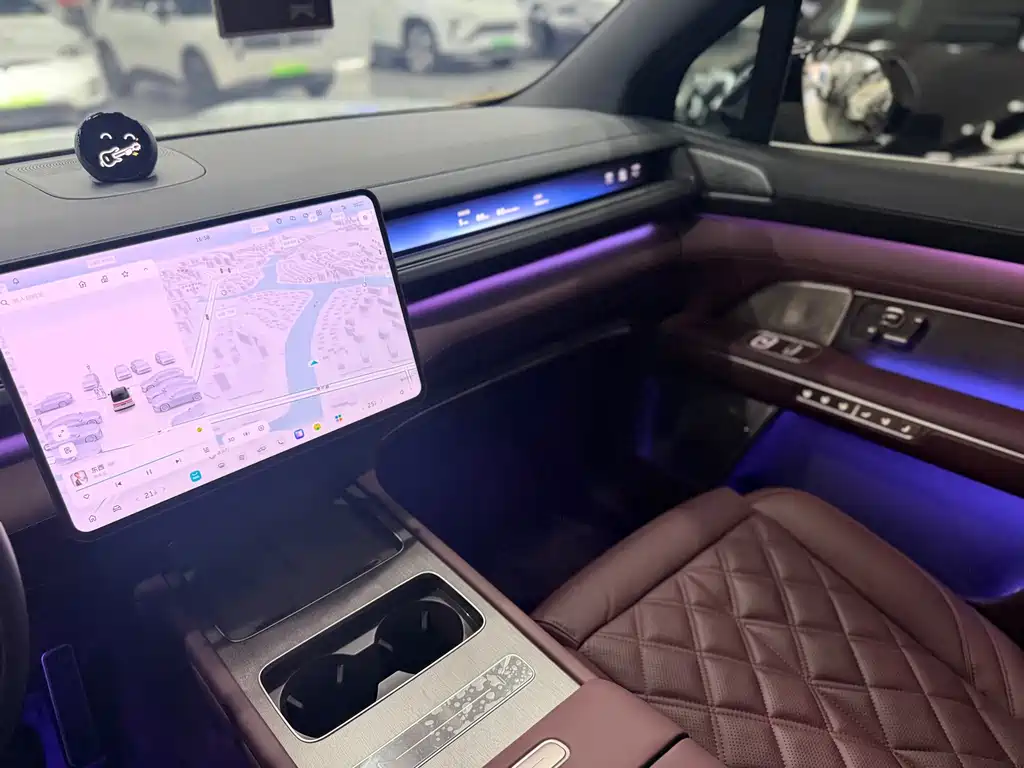 NIO ES8 — миниатюра 12