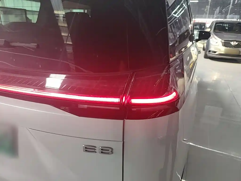 GAC Motor Trumpchi E8 PHEV — миниатюра 8