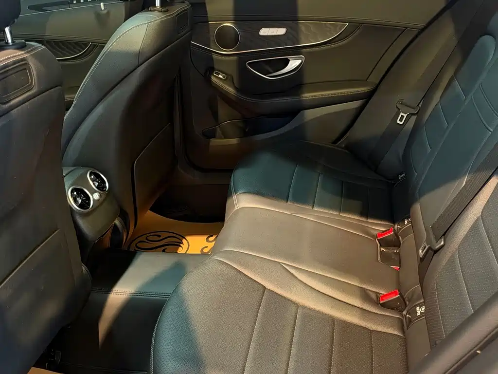 Mercedes-Benz C-Class — миниатюра 13