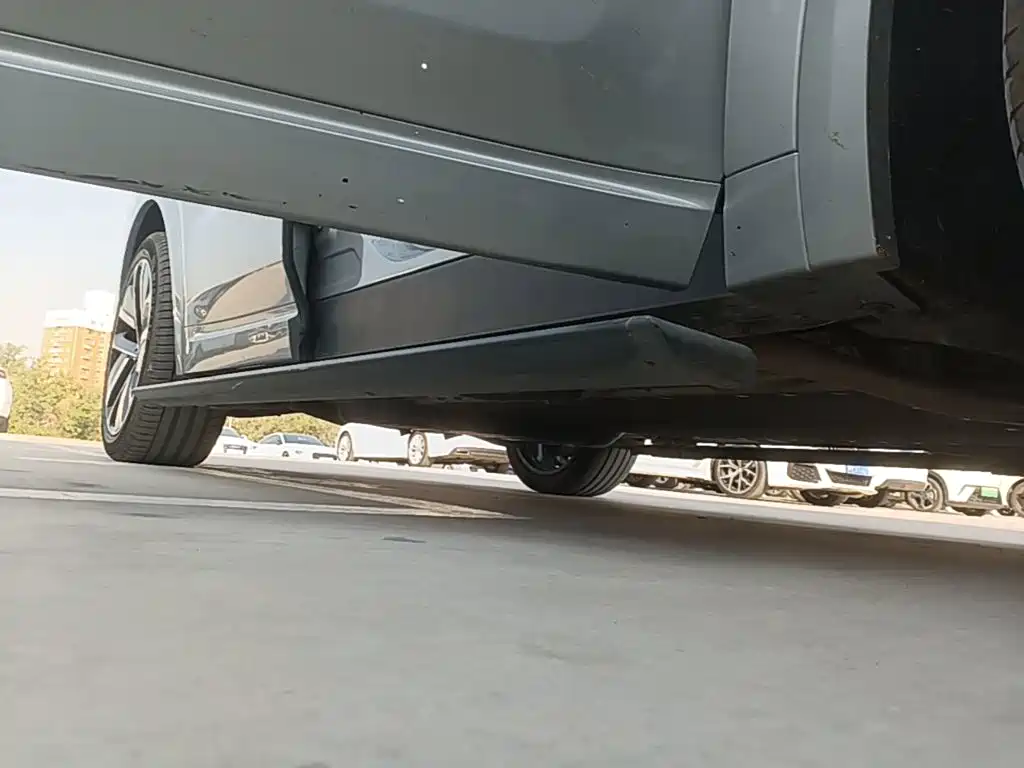 Li Auto Li L8 — миниатюра 21