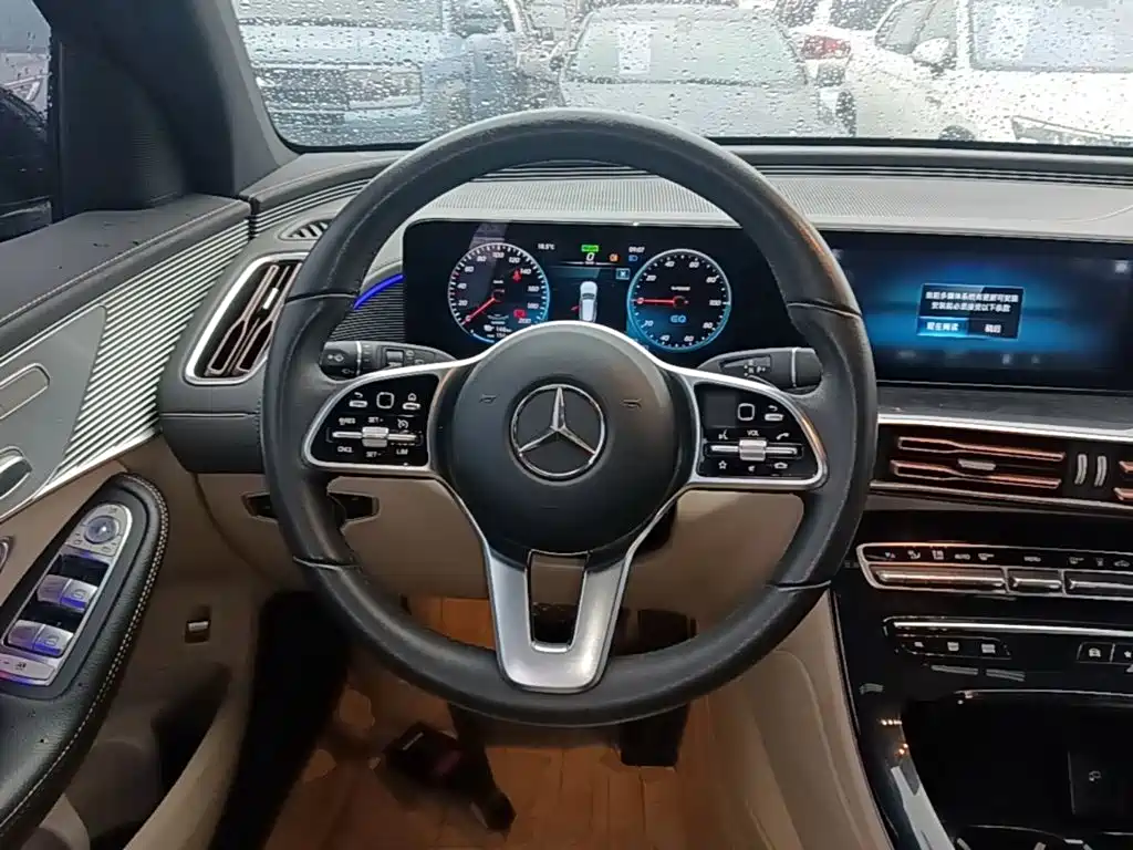 Mercedes-Benz EQC — миниатюра 11