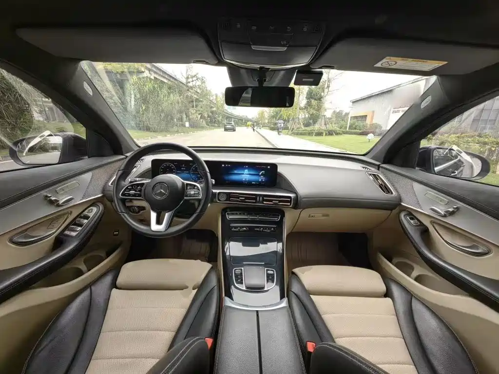Mercedes-Benz EQC — миниатюра 10