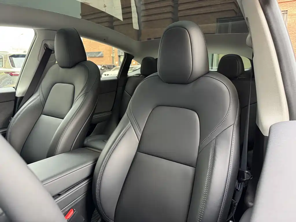 Tesla Model Y — миниатюра 17