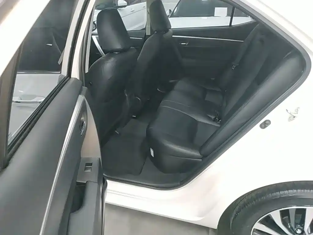 Toyota Corolla Hybrid — миниатюра 17
