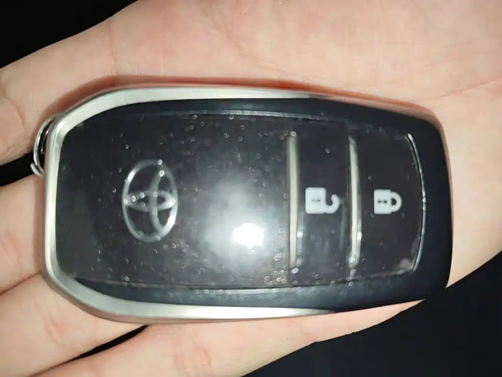 Toyota RAV4 — миниатюра 9