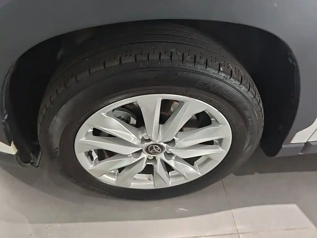 Toyota Corolla Cross — миниатюра 23