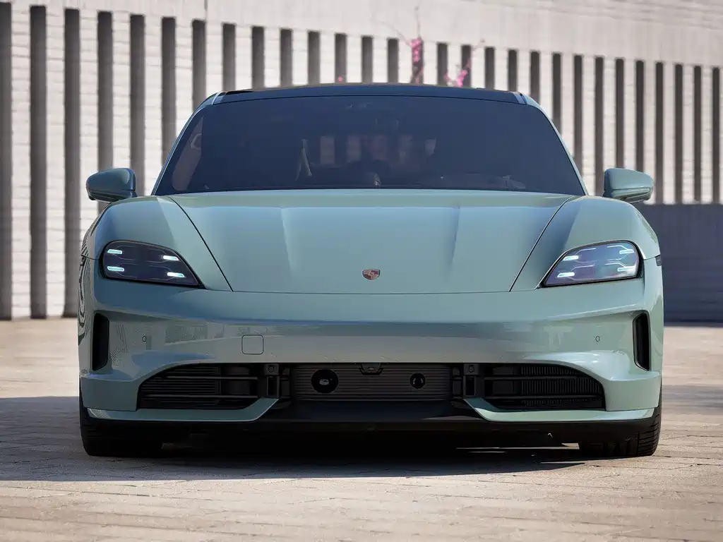 Porsche Taycan — миниатюра 2
