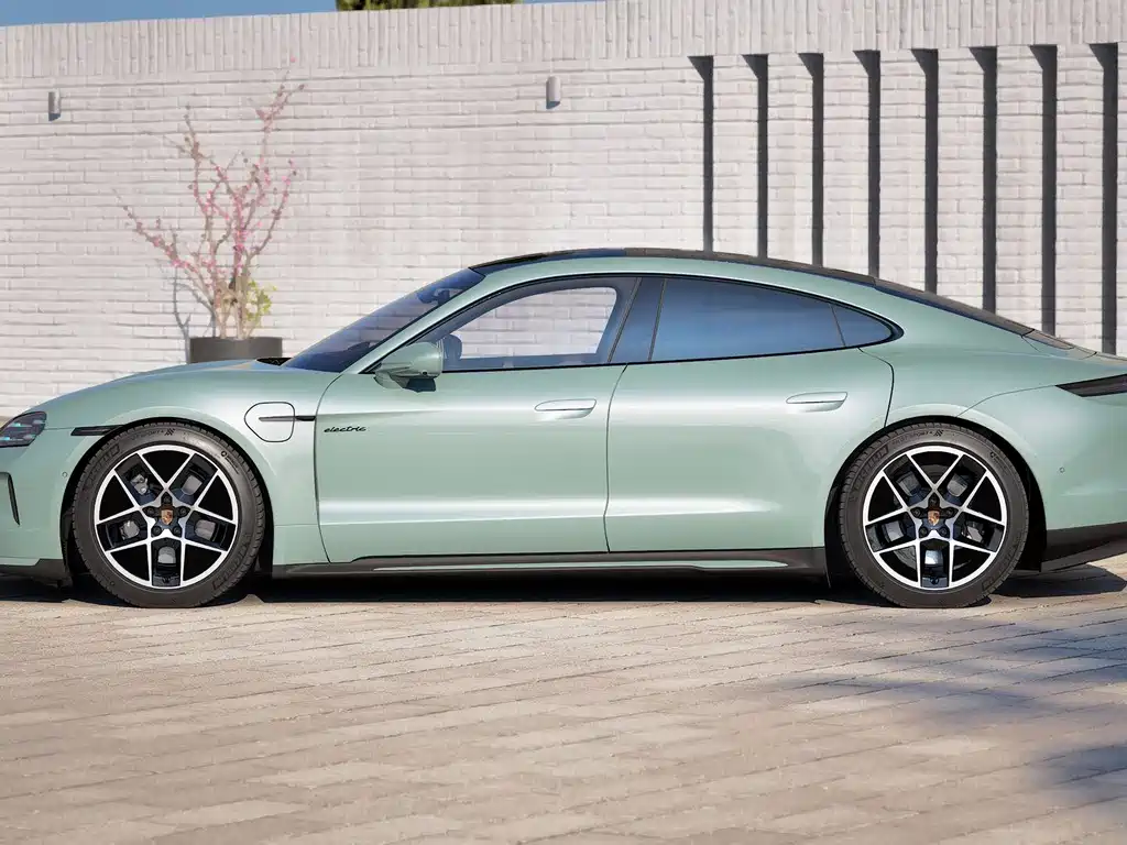 Porsche Taycan — миниатюра 4