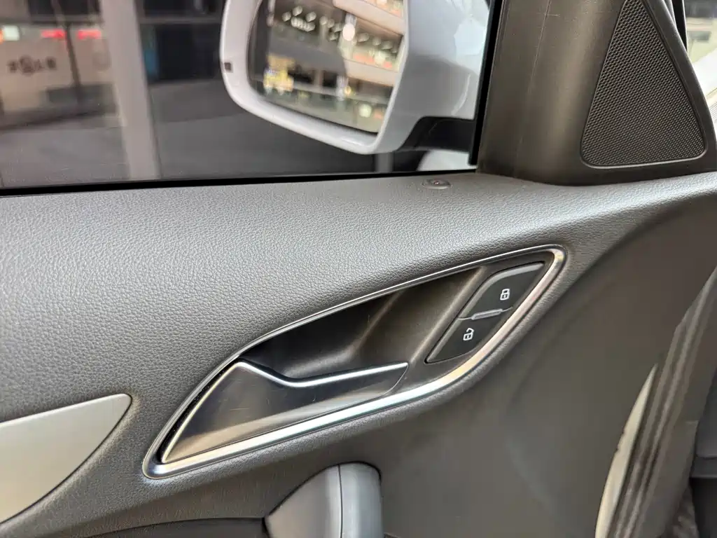 Audi Q3 — миниатюра 11