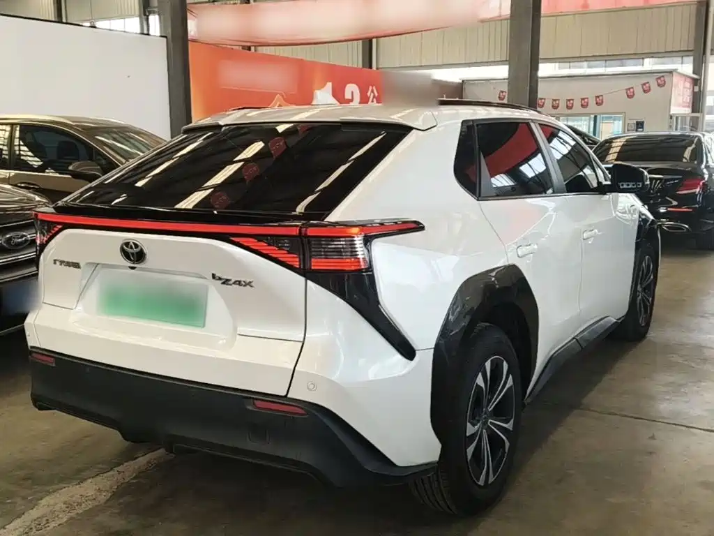 Toyota bZ4X — миниатюра 7
