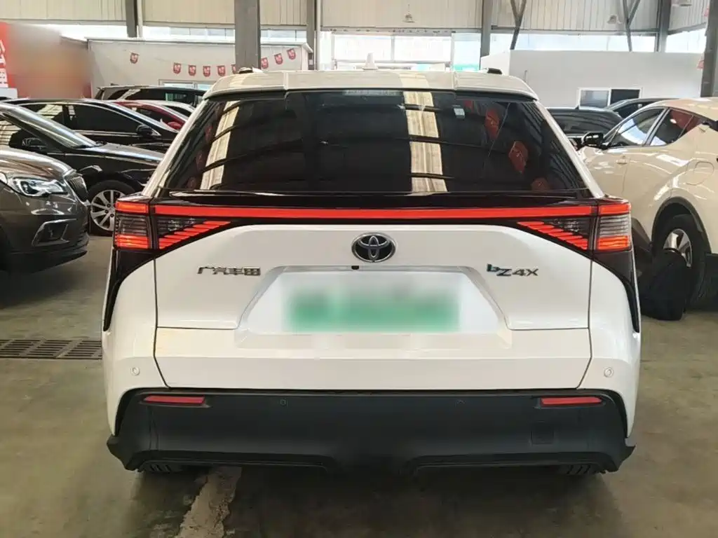 Toyota bZ4X — миниатюра 6