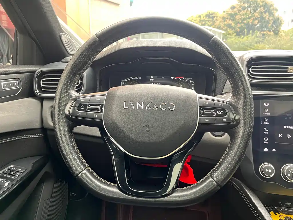 Lynk & Co 03 — миниатюра 19