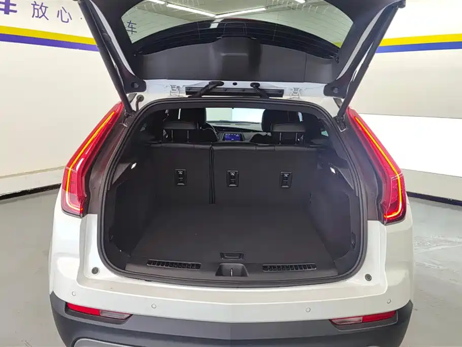 Cadillac XT4 2022 28T Luxury