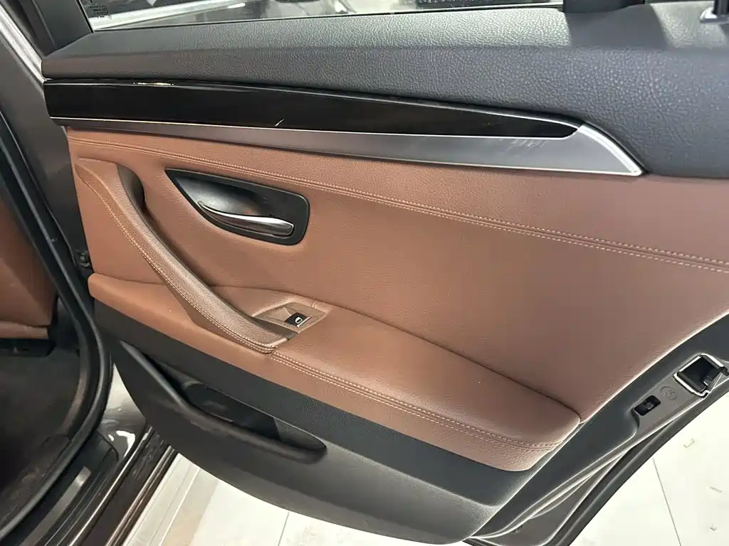 BMW 5 Series (Import) — миниатюра 15